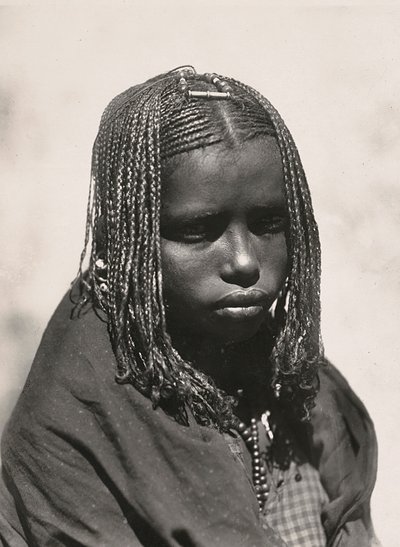 Construindo um Império na Era Fascista: uma menina Cunama, 09/05/1936 (foto a p/b) de Modestino Baldinetti