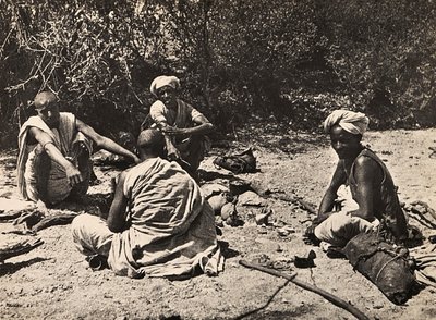 Construir um Império na Era Fascista: um grupo de nômades descansando, 09/05/1936 (foto a p/b) de Modestino Baldinetti