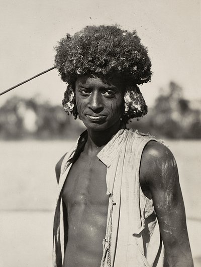 Construindo um Império na era fascista: um homem da tribo Beni Amerbe, 09/05/1936 (foto a p/b) de Modestino Baldinetti