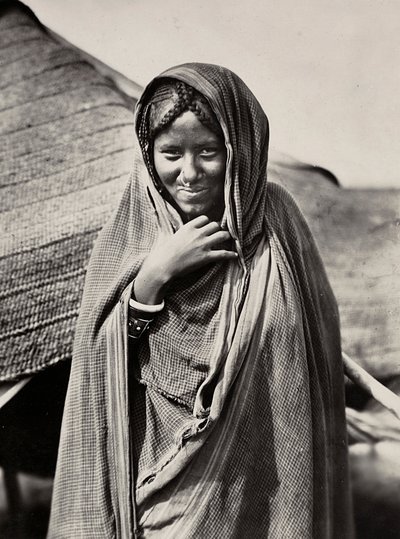 Construindo um Império na era fascista: uma mulher da tribo Habab, 09/05/1936 (foto a p/b) de Modestino Baldinetti