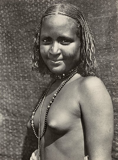 Construindo um Império na Era Fascista: uma menina Habab, 09/05/1936 (foto a p/b) de Modestino Baldinetti