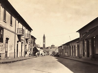 Construir um Império na Era Fascista: rua em Asmara, 09/05/1936 (foto a p/b) de Modestino Baldinetti