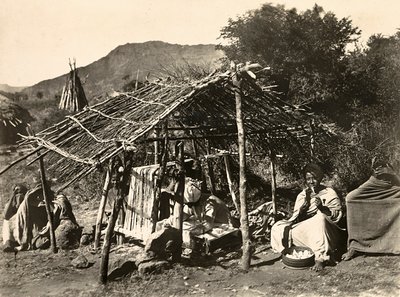 Construindo um Império na Era Fascista: mulheres com a intenção de tecer, 09/05/1936 (foto a p/b) de Modestino Baldinetti