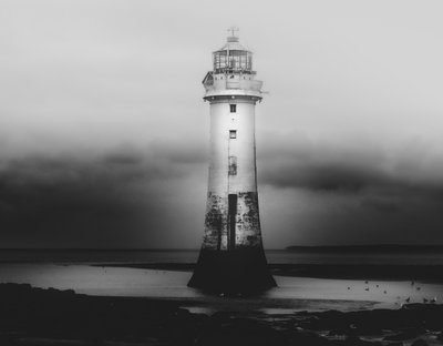 Farol Costeiro Solitário de Monika Zemojtel