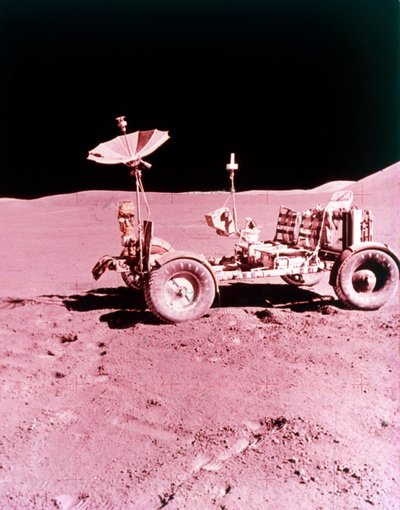 O primeiro Lunar Roving Vehicle, Apollo 15, julho de 1971. de NASA Images