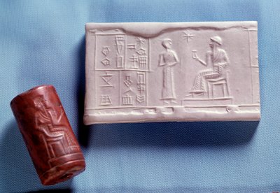 Mesopotâmia: Quarz selo de pedra e moldagem (impressão) representando uma figura falando a uma divindade. Período Neo-Sumeriano (ca. 2150-2000 a.C.) Sol. 0,030 m Paris, Musee du Louvre de Neo Sumerian