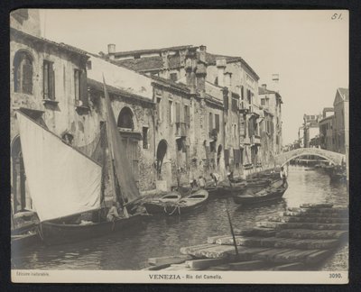 Vista do Rio del Camello em Veneza
Veneza - Rio del Camello (título sobre o objecto) de Neue Photographische Gesellschaft