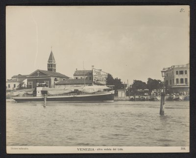 Vista do cais do Lido . Veneza - altra veduta del Lido (título no objeto) de Neue Photographische Gesellschaft