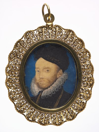 Retrato de um homem, c.1590 (w - c em pergaminho em uma moldura de metal dourada posterior) de Nicholas Hilliard