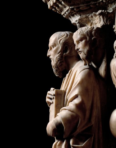 Arte Gótica: Um profeta com um livro, detalhe de relevos de Púlpito de Nicola Pisano