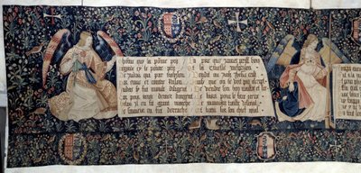 Pendurado do Apocalipse (1373-1383), anjos portadores de instrumentos da Paixão. Tapeçaria de Nicolas Bataille (1330-1405) de Nicolas Bataille