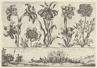 Painel horizontal com uma fileira de flores acima de um friso com uma cena de batalha em uma paisagem, ..., 1645. de Nicolas Cochin