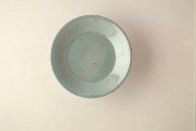 Prato raso de Ruyao raro (cerâmica) (ver também 466676) de Northern Song Dynasty Chinese School