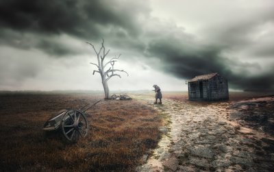 Figura solitária, céu tempestuoso de Nuno Araujo