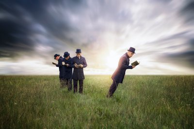Homens de Leitura Surrealista de Nuno Araujo