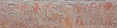 Alívio de uma procissão de oferendas dos portadores do túmulo de Ny-Ank-Nesut, 2575-2134 AC (calcário pintado) de Old Kingdom Egyptian