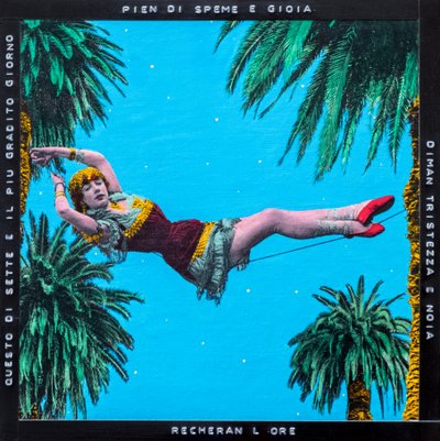 Village Saturday,2021 (técnica mista sobre tela) de Olivia Gozzano