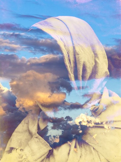 Tra le nuvole, 2020 (técnica mista sobre madeira) de Olivia Gozzano