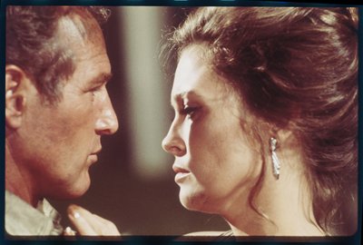 Paul Newman e Faye Dunaway no conjunto de 