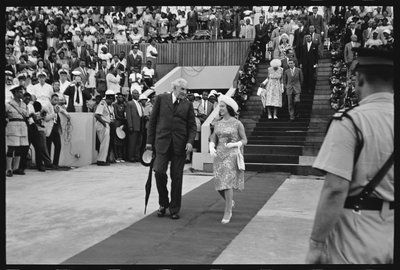 Princesa Margaret e Primeiro Ministro Bustamante celebrando a independência da Jamaica 1962 (foto a p/b) de Orlando Suero