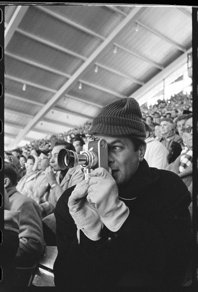 Tony Curtis com câmera Leica nos Jogos Olímpicos de Inverno, Squaw Valley, Califórnia de Orlando Suero