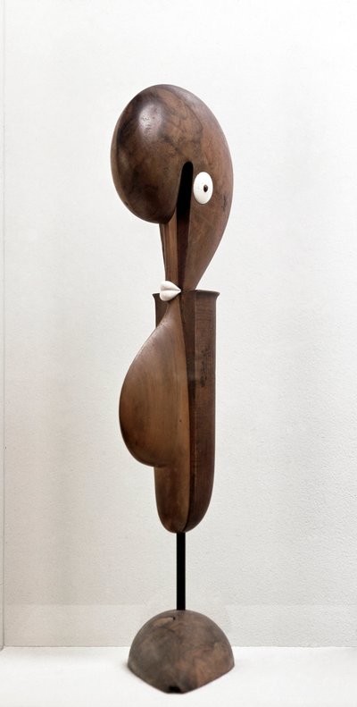 Grotesco (Escultura em Madeira de Oskar Schlemmer