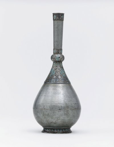 Uma garrafa de zinco com incrustações em prata turquesa otomana (turquesa, zinco, prata) de Ottoman School