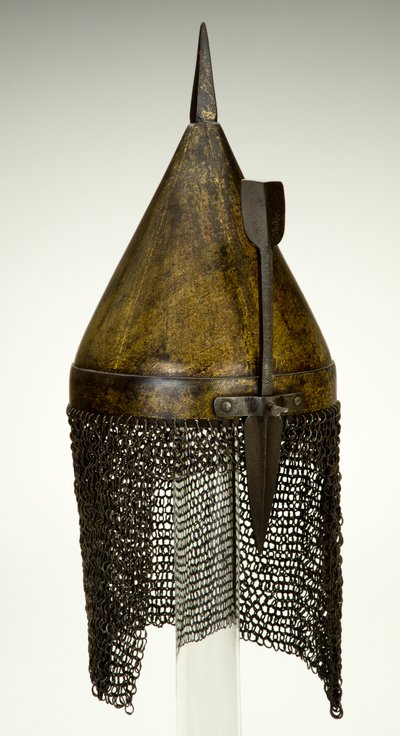Capacete, talvez do século 16, modificado no século 19 (ferro russeteado com douramento) de Ottoman School
