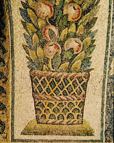 Uma cesta de frutas, c.430 AD (mosaico) de Paleo Christian