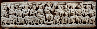 Arte Paleocristã: sarcófago esculpido representando o ensino de Cristo com os atres. de Ain. Fim do século IV depois de JC. Sol 0,6x2,2 m Paris, musee du Louvre de Paleo Christian