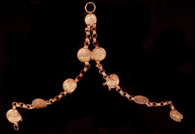 Arte Paleocristã: colar de ouro. Do Irão. Paris, Museu do Louvre de Paleo Christian Paleo Christian