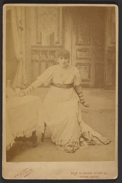 Sarah Bernhardt como Floria em La Tosca de Paul Nadar