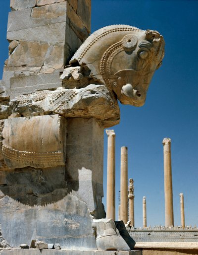 Achaemenid capital da coluna em forma de touro, século VI a.C. de Persian School