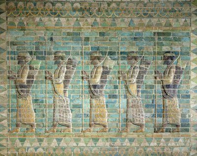 Friso de arqueiros, do Palácio de Dario, o Grande (548-486 aC) em Susa, Irã, Período Aquemênida, c.500 aC (tijolos vidrados) de Persian School