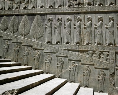 Guardas da Susa e da Pérsia. Relevos da escadaria oriental do Apadana, século VI a.C. de Persian School