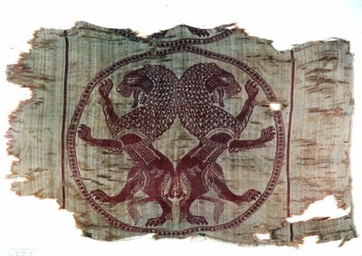 Arte persa: tecido bordado representando dois leões de inspiração sassânida. Século VIII d.C. Coleção Particular de Persian School