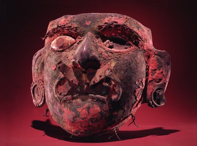 Máscara inca (liga de cobre e casca) de Peruvian School