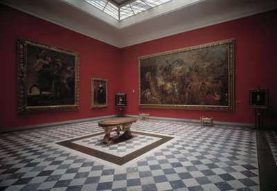 Salão do museu que apresenta Henrique IV na Batalha de Ivry e Entrada Triunfal de Henrique IV em Paris por Rubens de Peter Paul Rubens