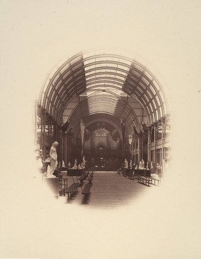 Vista no Central Hall, Art Treasures Exhibition, Manchester, 1857. de Philip Henry Delamotte