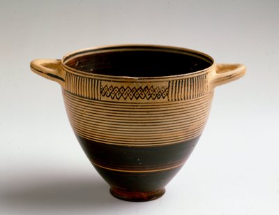 Arte Fenícia: Tipo kotyl cortado em barro pintado. De Lauritia (Almunecar em Espanha) Dim. 8x9,2 cm Granada, museu arqueológico de Phoenician Phoenician