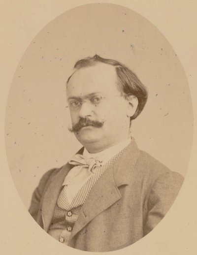 Retrato do compositor Charles Lecocq 1832-1918, 1866. de Photo studio A. Legras.