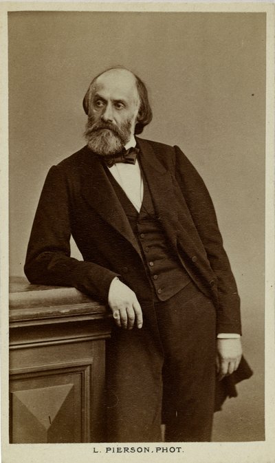 Retrato do poeta Victor de Laprade 1812-1883, c. 1870 de Photo studio Mayer and Pierson.