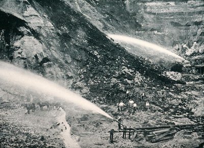 Eclusagem hidráulica de depósitos aluviais de estanho, Tasmânia, c.1900, de `Under the Southern Cross - Glimpses of Australia