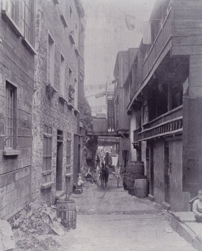 Canadá: Little Champlain Street, Quebec (foto a p/b) de Photographer Canadian