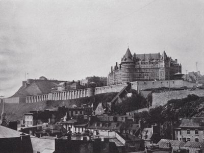 O Castelo e a Cidadela da Cidade Baixa, Quebec (foto a p/b) de Photographer Canadian