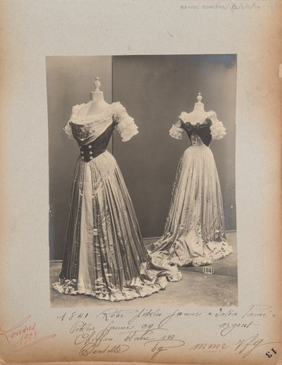 Página de Álbum: House of Worth, Vestido de Bola de Photographer French