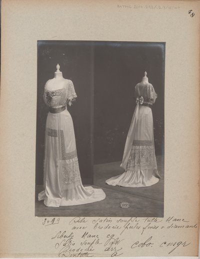 Página de Álbum: House of Worth, Vestido de Bola de Photographer French