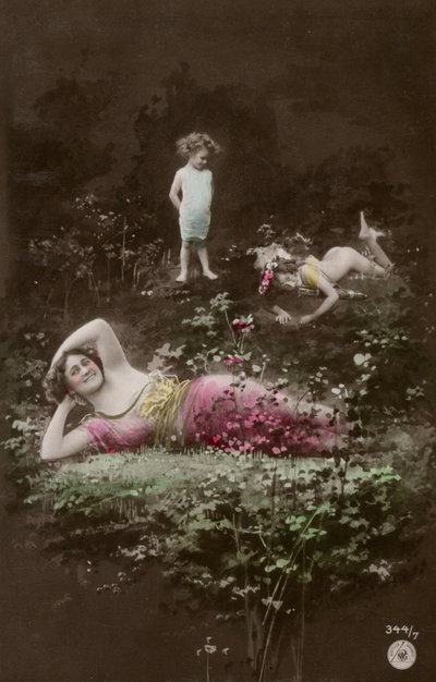 Família na margem de um rio (foto a cores) de Photographer German