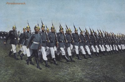 Soldados de infantaria do exército alemão marchando em desfile (foto) de Photographer German