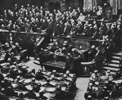 Declaração de guerra da Germanys à França, 3 de Agosto de 1914, no Reichstag (foto a p/b) de Photographer German